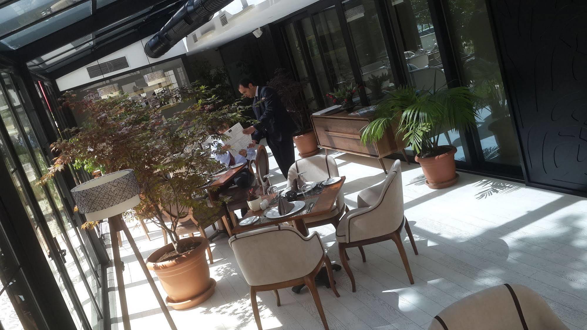 Warwick Ankara Hotel Exterior foto